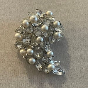 Vintage Kramer Rhinestone and Pearl Pin