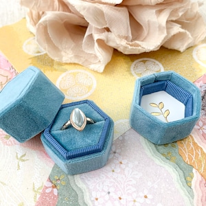 Boîte à bagues en velours turquoise, boîte à bagues de fiançailles, boîte à bagues de mariage, cadeau de mariée, séance photo de fiançailles, monogramme de boîte à bagues, boîte de porteur d&#39;anneaux