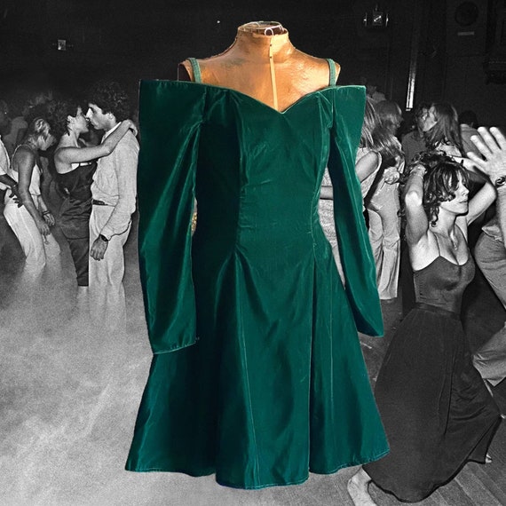 80s Forest Green Velvet Off The Shoulder Cocktail 