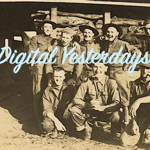 IMPRIMIBLE Guardias Nacionales de la década de 1930 o Soldados de principios de la Segunda Guerra Mundial Grupo Sepia Digital Jpeg Foto Retratos Vintage Descarga instantánea