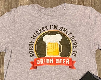 Disney Drinking Funny Mickey Shirt / Camiseta de Disney Epcot para hombres alrededor del mundo