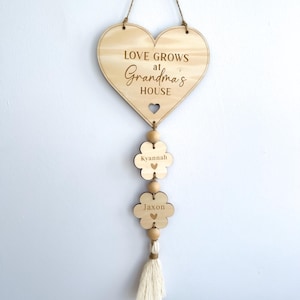 Personalized Wooden Sign for Grandma Custom Family Name Plaque Grandkids Name Wall Hanging Heartfelt Gift for Grandma Mothers day decor
