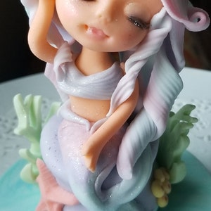 Fondant mermaid topper
