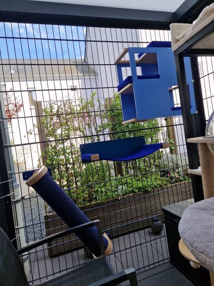 Catio Scratching Post Angle - Outdoor Cat Leaning / Angled Scratching ...