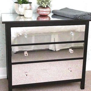 Pellicola autoadesiva in vinile effetto specchio argentato per mobili (1,5 m x 45 cm) immagine 1