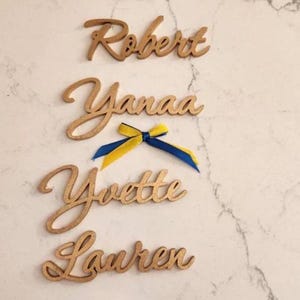 Cartões de lugar de casamento, nomes cortados a laser. Nomes de lugar de casamento para convidados, cartões de nome de mesa Cartão de lugar de madeira