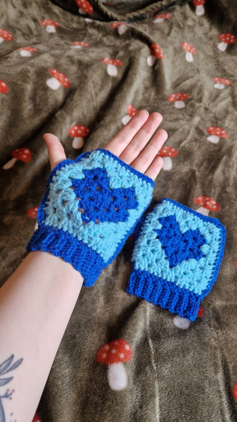 Handmade Blue Ocean Fingerless Heart Gloves / Arm Hand Warmers image 6