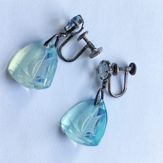 Vintage Japanese screw back earrings- glowing blu… - image 1