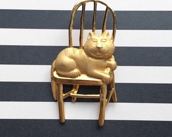 JJ vintage pin/brooch, gold tone- smiling cat sitting on a chair