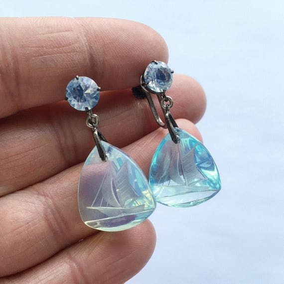 Vintage Japanese screw back earrings- glowing blu… - image 2