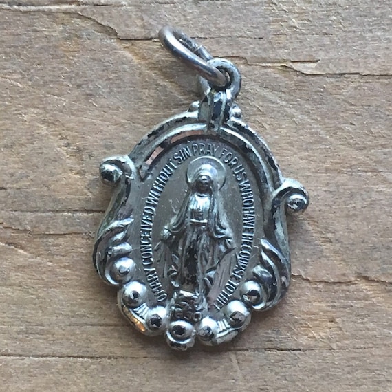 Antique vintage religious Christian/Catholic neckl