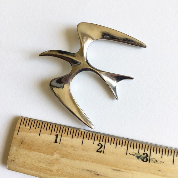 Sleek bird in flight silver tone vintage pin- sig… - image 3