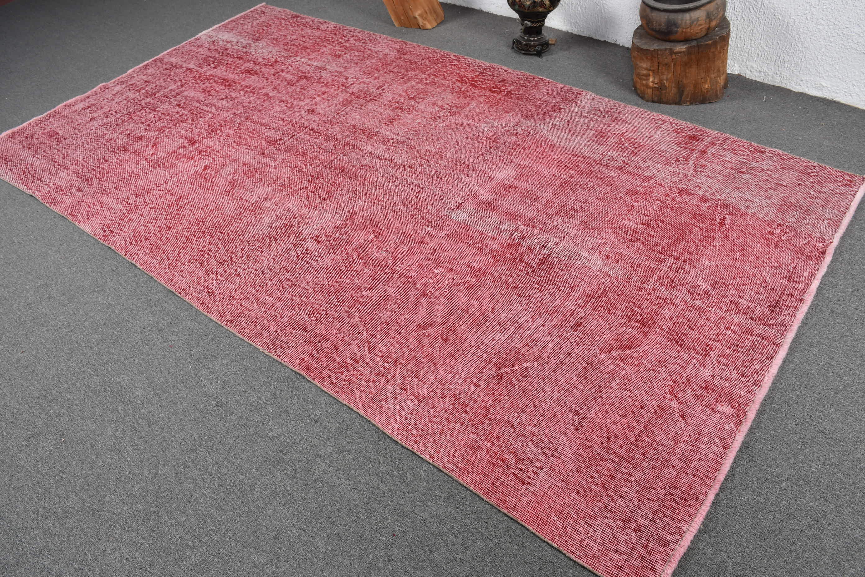 トルコラグ ヴィンテージ ラグ  カーペット ピンク またまた可愛いピンクに後染めされたオーバーダイラグ🩷 サークル状に