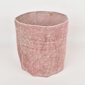 Dusty Rose Vintage Rug Planter 7&quot;x8&quot; – Handmade Soft Wool Pot – Minimalist Upcycled Carpet Basket – Antique Look Plant Cover - Plant Basket