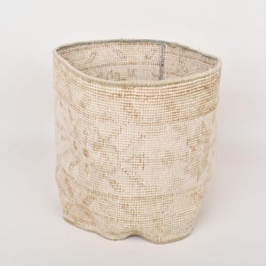 Ivory Rug Planter 7"x8" – Handmade Upcycled Vintage Carpet Pot – Neutral Wool Plant Basket – Soft Minimalist Decor Container - Flower Holder