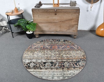 VINTAGE ROUND RUGS