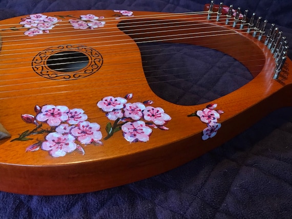手作業で装飾されたライアーハープ - 16弦、桜のデザイン - Etsy