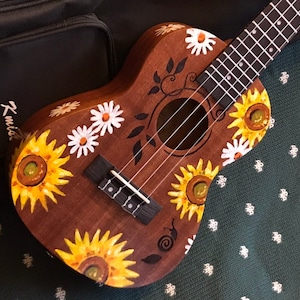 Hand-painted concert ukulele: Sunflower/Daisy Design with inscribed leaves