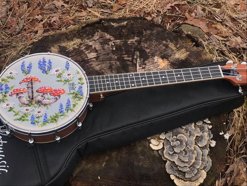 Hand-painted banjolele, concert or tenor: Mushrooms and Daisies design image 3