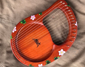 Hand-decorated Lyre Harp - 16-string, Shamrock/wood sorrel design