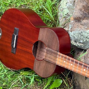 Venezuelan cuatro/Baritone ukulele hybrid- Walnut/abalone design
