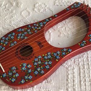 Hand-painted Lyre Harp - 7-string, Bluets design