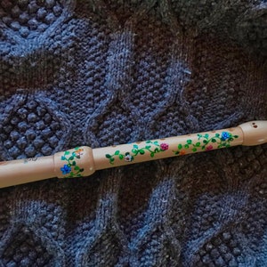 Wood alto recorder Multicolor Flowering Vine design image 2