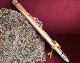 Native-American Style Cedar Flute - Light finish with Flowering Vines design