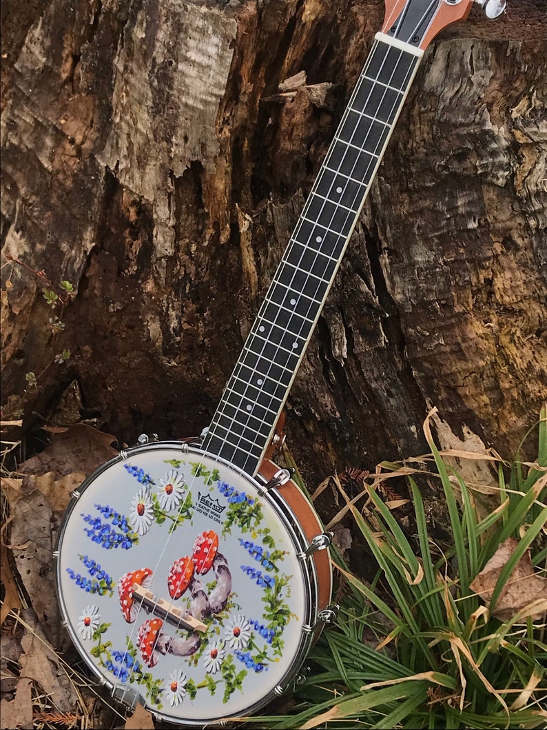 Hand-painted banjolele, concert or tenor: Mushrooms and Daisies design image 2