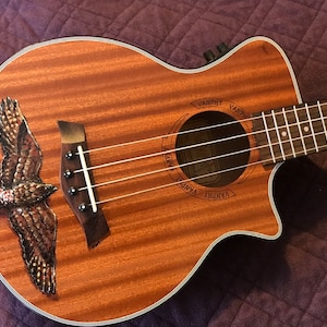 Hand-painted ukulele- acoustic/electric: Cutaway with Red-tailed Hawk design