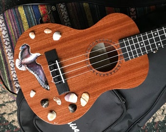 Hand-painted compact baritone ukulele: Beachcomber design
