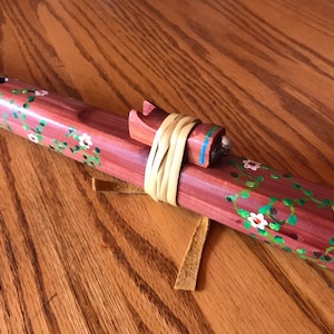 Native-American Style Cedar Flute - Karoondinha Daisy Vine design