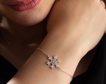 Sterling silver snowflake Bracelet, Snowflakes Anklet, Snowflake charm, bridesmaid gift, Christmas gift, Delicate bracelet,