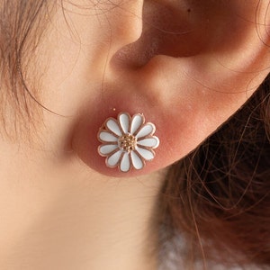 Dainty Daisy Earrings, Daisy Stud Earrings, Daisy Silver Earrings, Sterling Silver Stud Earrings, Gold Daisy Earrings, daisy earrings stud