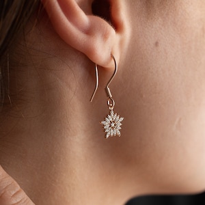 Sterling Silver Snowflake Earrings, Sparkly Silver Snowflake Drop Earrings, Christmas Gift, Dainty Snowflakes Earrings, Winter Earrings