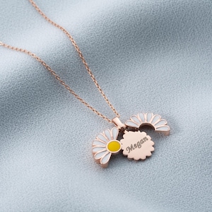 Custom Daisy Necklace Gold Name Necklace Dainty Personalized Jewelry Silver Flower Necklace Name Engraved Necklace Daisy Pendant Necklace