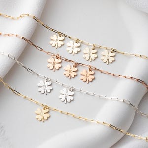Four Leaf Clover Family Bracelet Four Leaf Clover Initial Bracelet Shamrock Lucky Charm Bracelet Best Mom Gift Clover Leaves Name Anklet