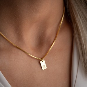 Colar de letra inicial de prata, colar de etiqueta de letra, colar com pingente de etiqueta inicial personalizado, pingente de letra inicial, colar de barra de letra