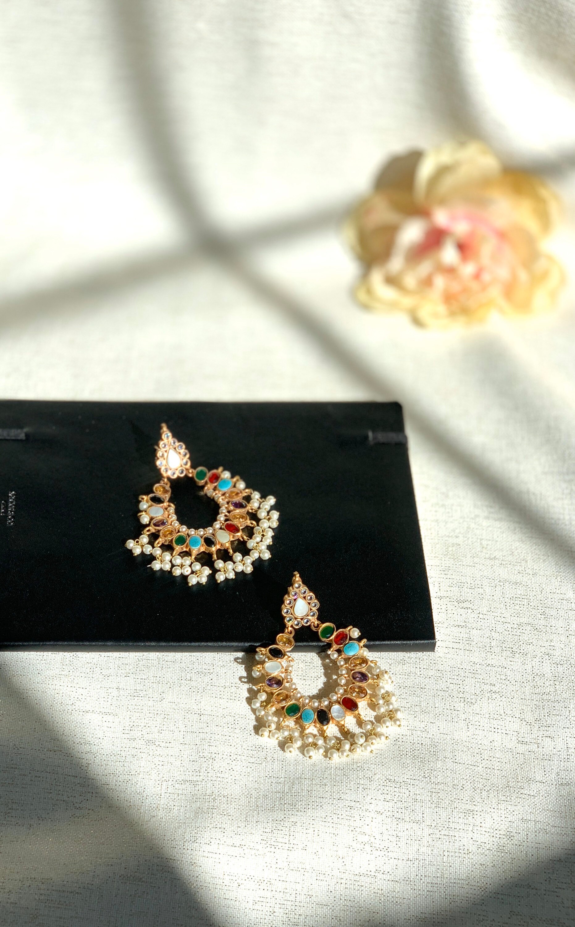 Boucles D'oreilles Kundan Vintage - Diamant, Rubis Et Perle - MEWAR ART - Neuf Avec étiquettes