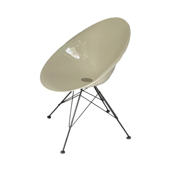 Phillipe Starck - Kartell - EROS / Ero |S| - White on Eiffeltower