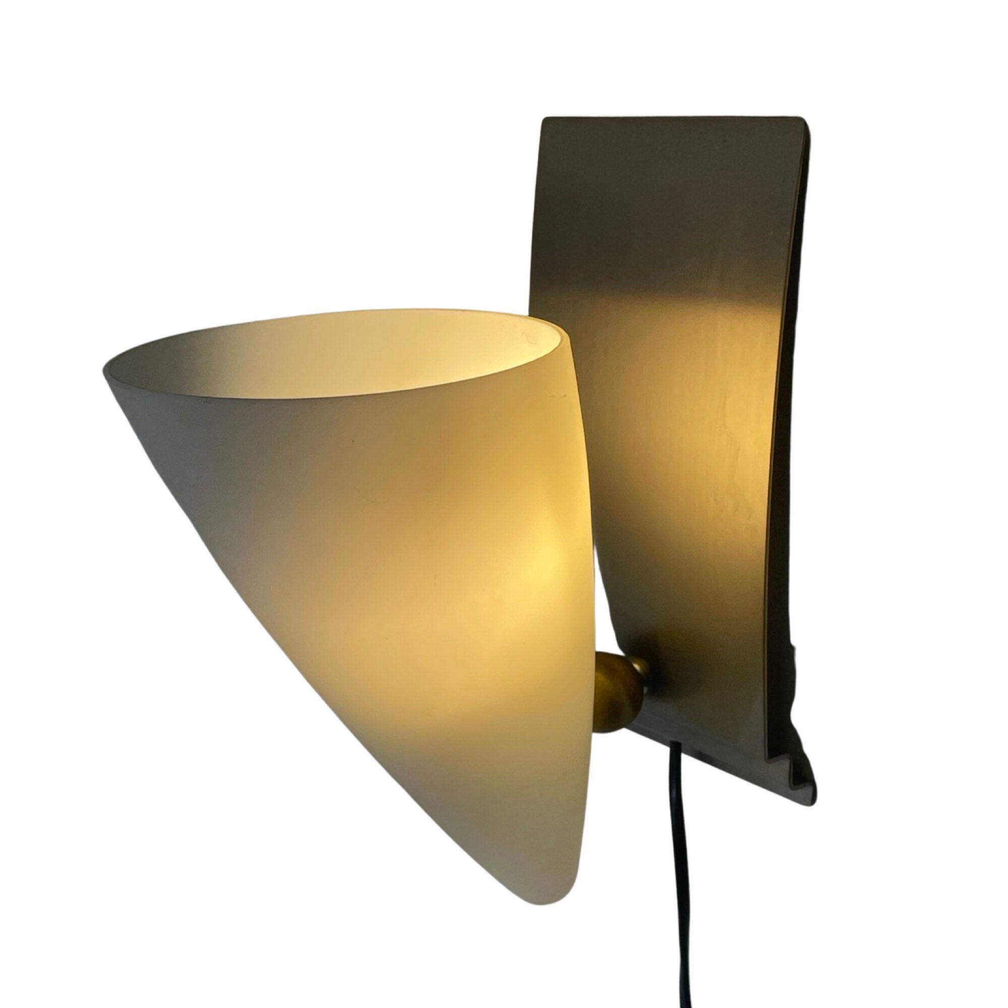 Vintage Herda wall mounted lamp - Memphis style / postmodern design - White frosted glass