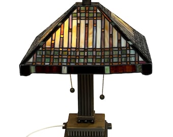 Tiffany style table lamp - Stained glass shade and decorative base - Ca. 1980’s - Large