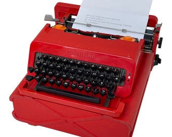 Ettore Sottsass / Perry A. King - Olivetti - Valentine - Typewriter including hardcover - Working (QWERTY)