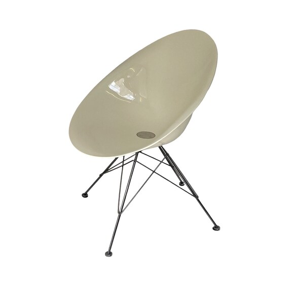 Phillipe Starck - Kartell - EROS / Ero |S| - White on Eiffeltower
