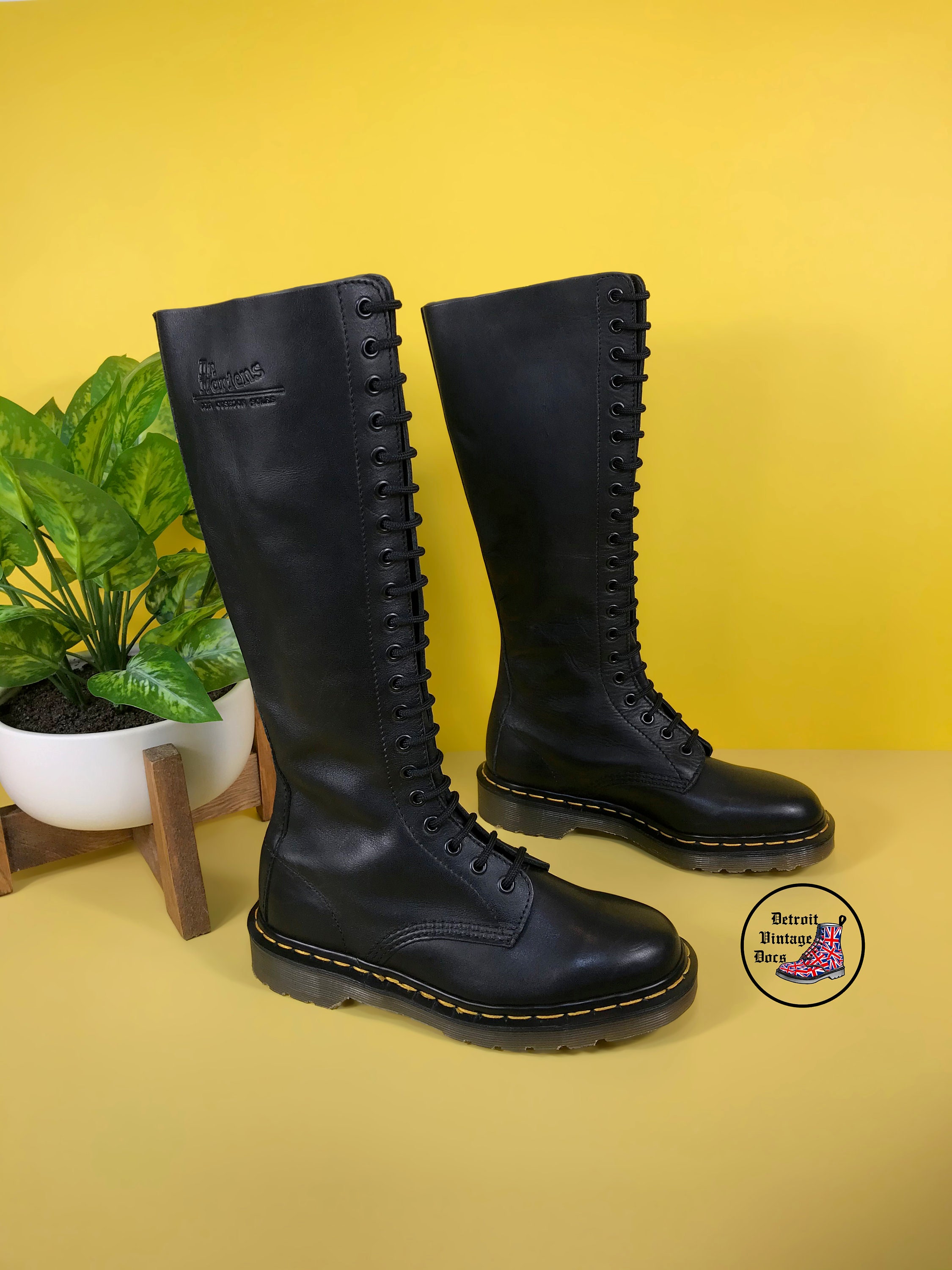 20 eye doc martens mens