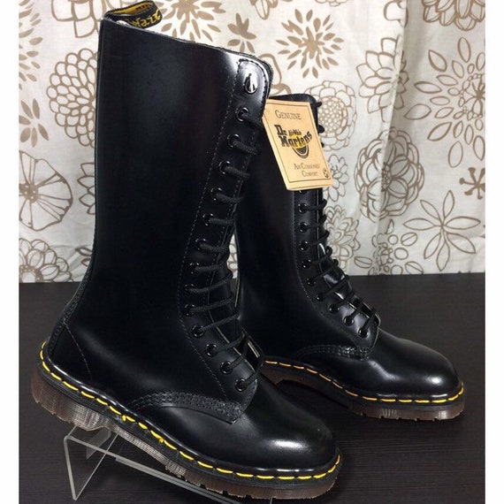 dr martens 14 eyelet