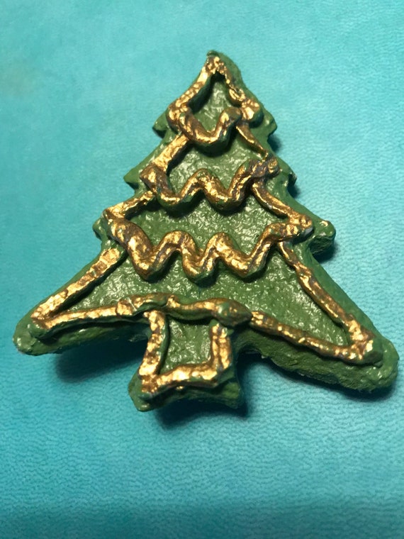 Handcrafted Christmas tree pin, dough-art vintage - image 1
