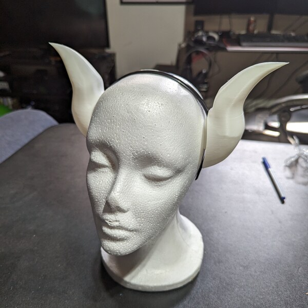 Double Demon Horn Headband main image 1