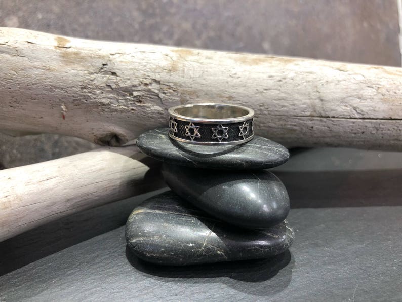 Vintage Sterling Silver Band Ring with Star of David Detailing Size 8.25