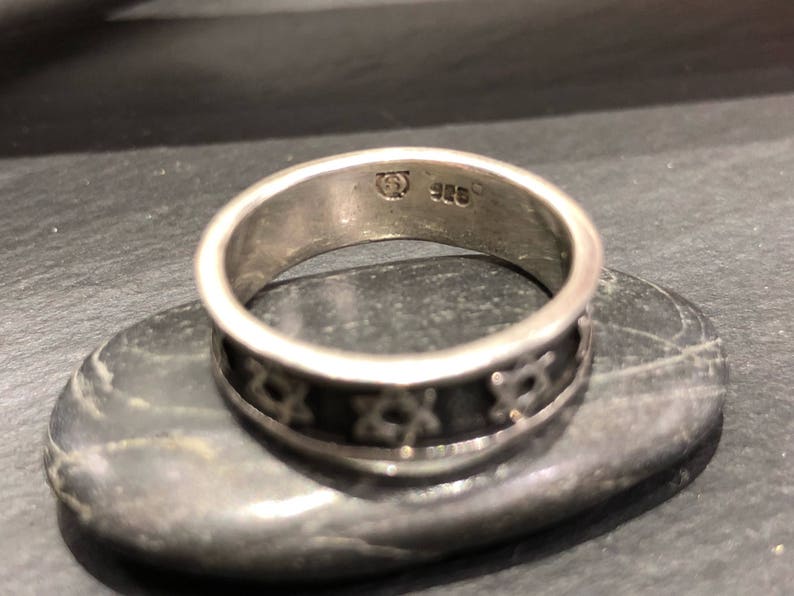 Vintage Sterling Silver Band Ring with Star of David Detailing Size 8.25